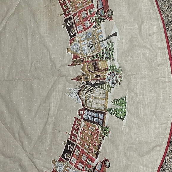 Dash Away Home Holiday City Town 56" Diameter Round Christmas Tree Skirt - Picture 2 of 6